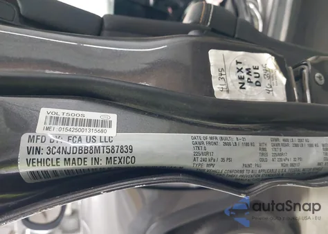 2021 Jeep Compass Latitude 4X4 from USA, damaged, VIN 3C4NJDBB8MT587839